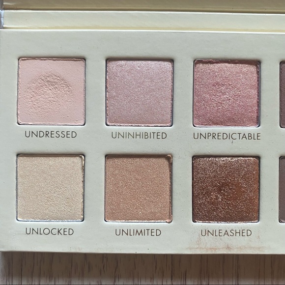 Lorac Unzipped Gold eyeshadow palette - Picture 3 of 5